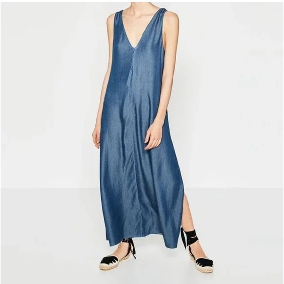 Zara Trafaluc Denim Makers Navy V-neck Raw Hem Maxi Dress Size X-Small - Picture 1 of 10